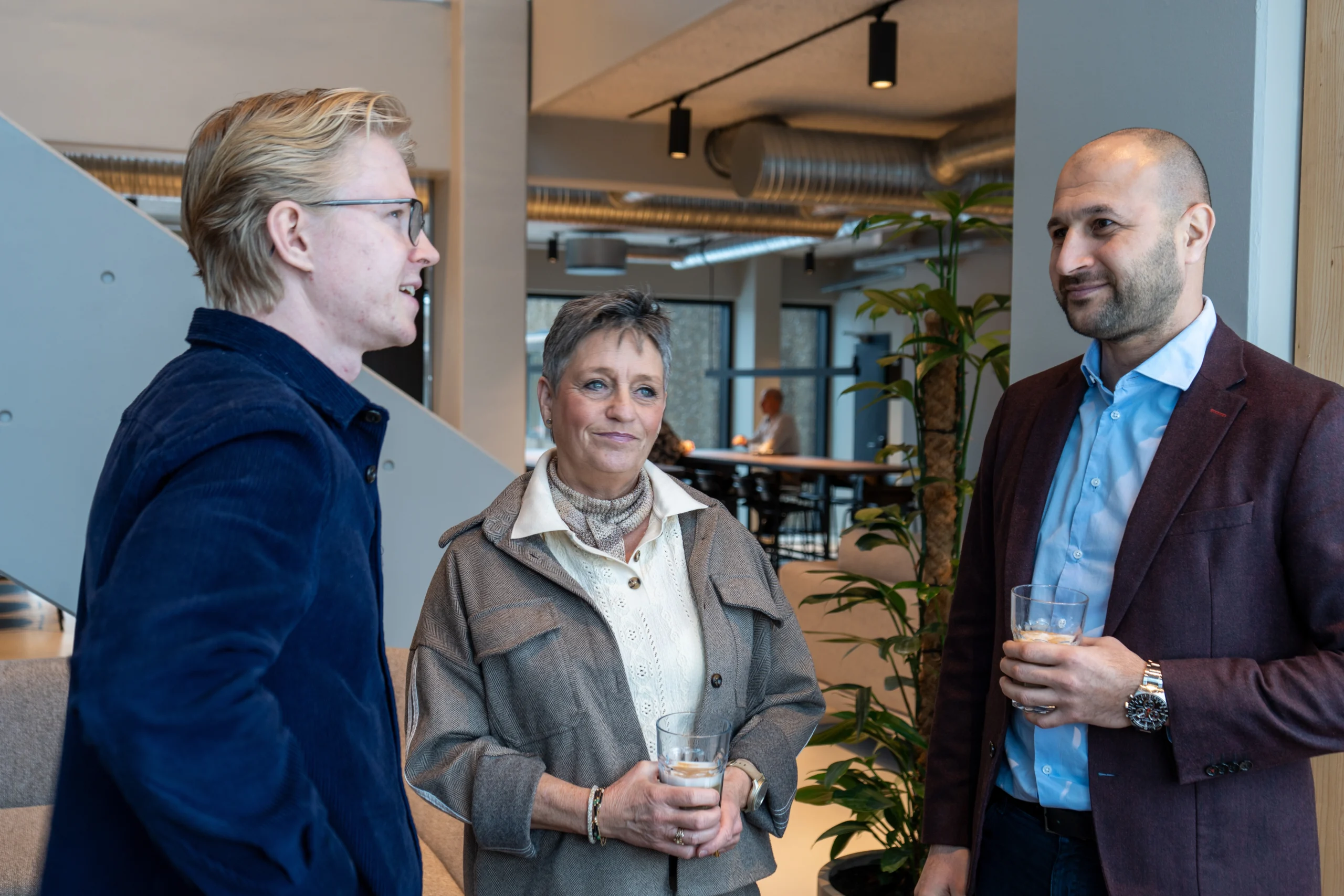 Tre Newsec-specialister sidder samlet og samarbejder om ejendomsadministration og foreningsadministration for boligforening