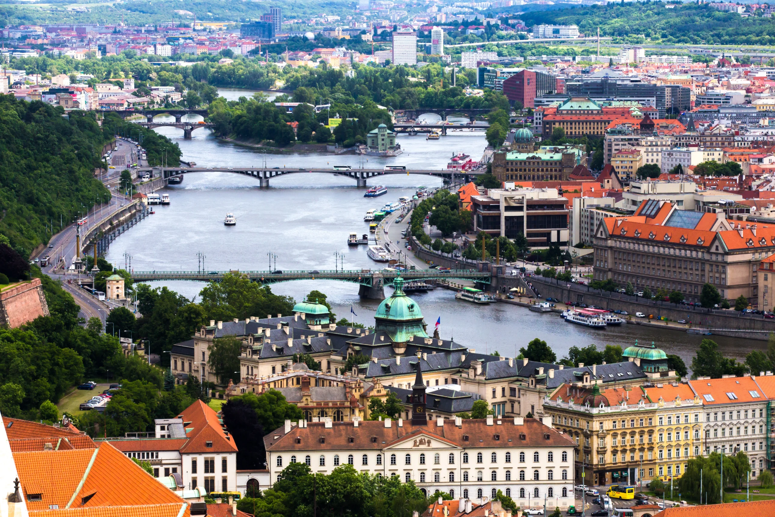 Hvem har stemmeret i grundejerforening: Fuldmagt, fordelingstal og krav til beslutningsdygtighed ved generalforsamling